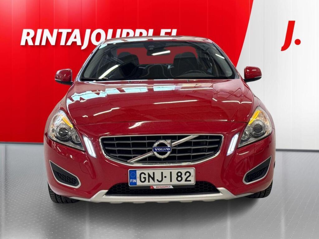 Volvo S60 2011 Punainen