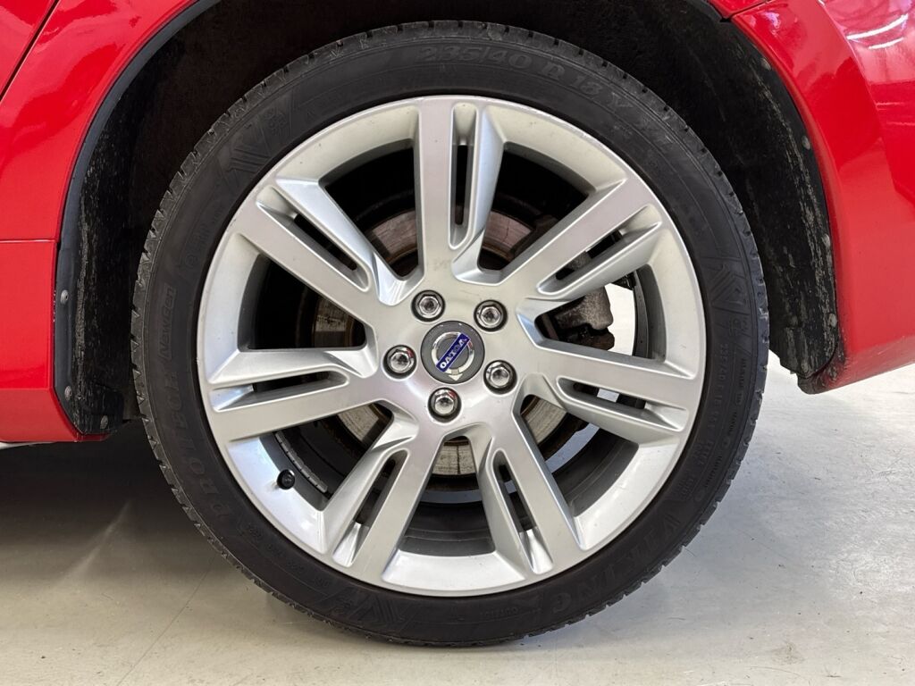 Volvo S60 2011 Punainen