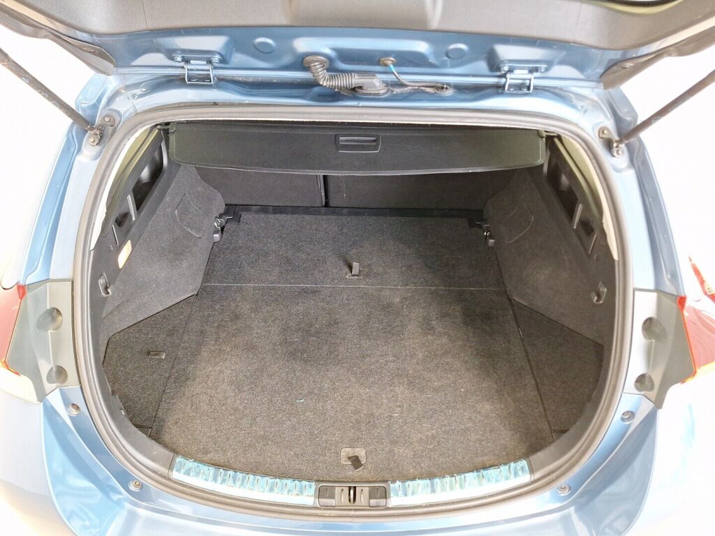 Toyota Auris 2016 Sininen