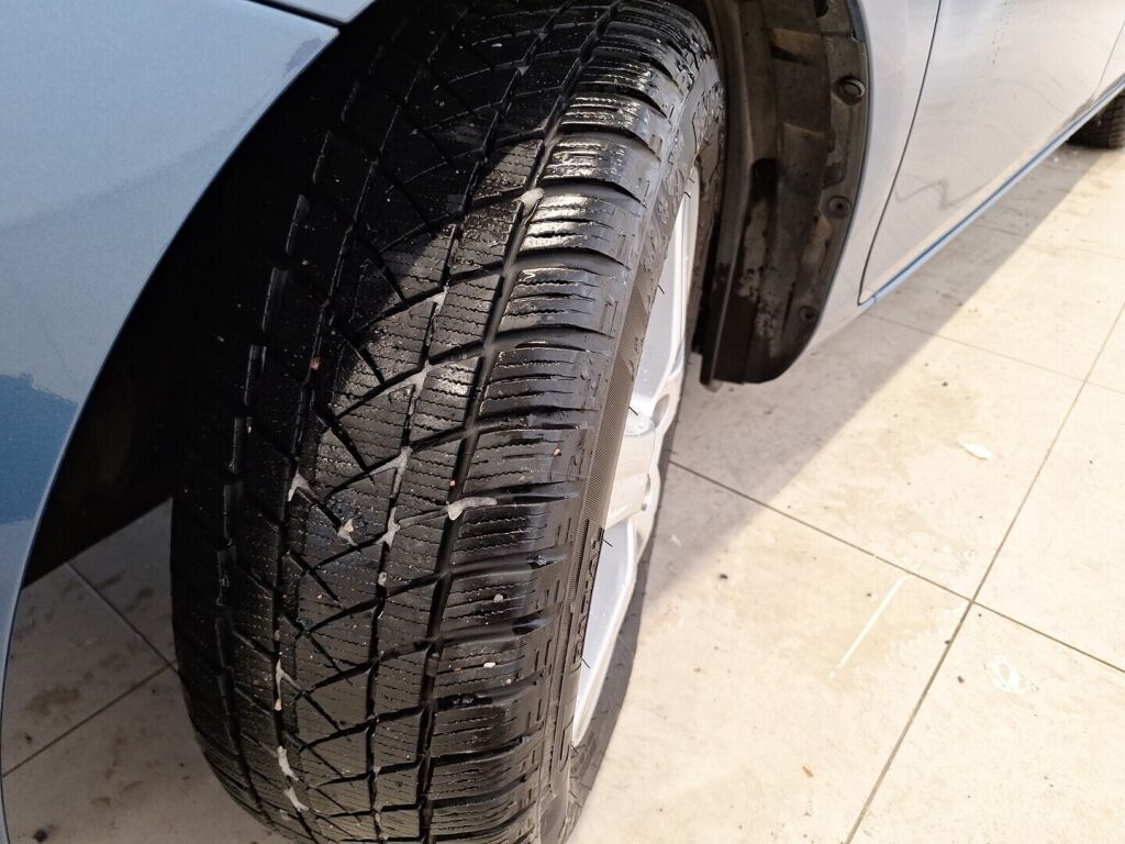 Toyota Auris 2016 Sininen