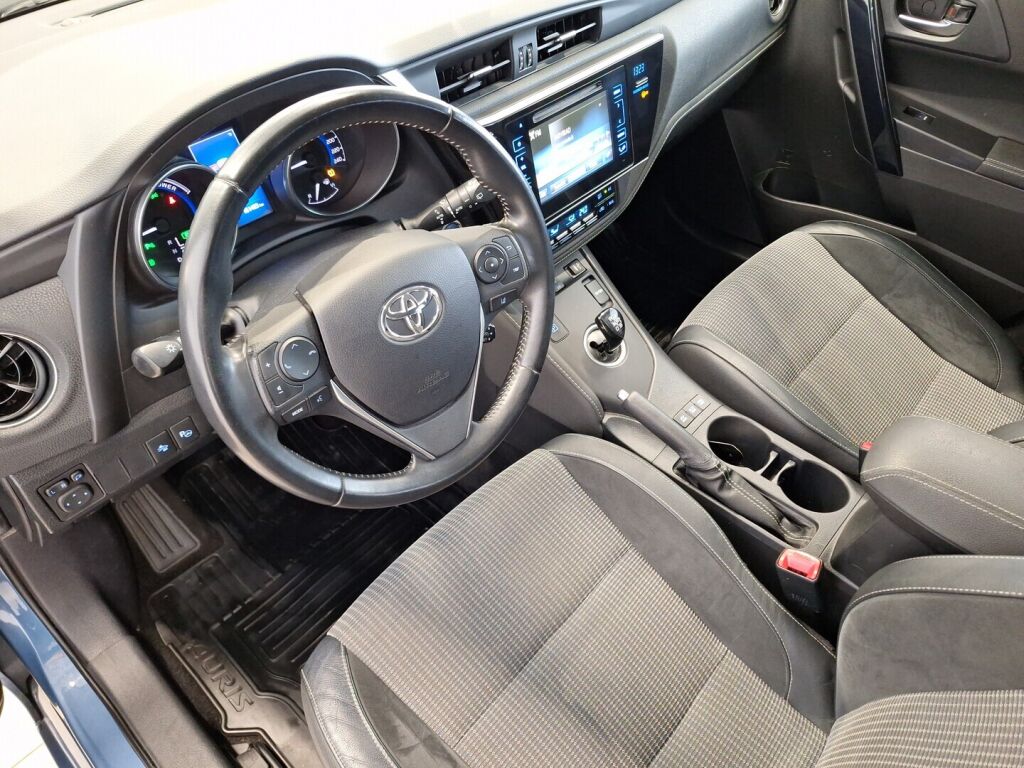 Toyota Auris 2016 Sininen