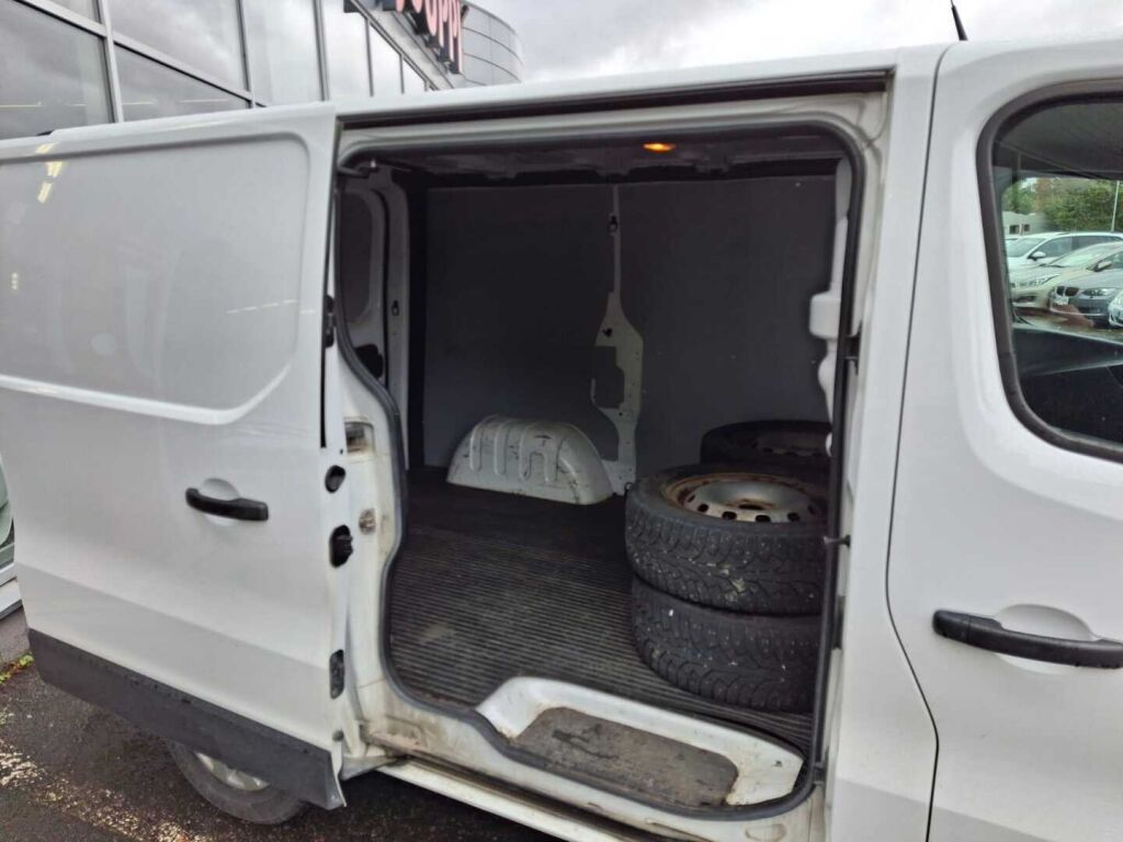 Renault Trafic 2019 Valkoinen