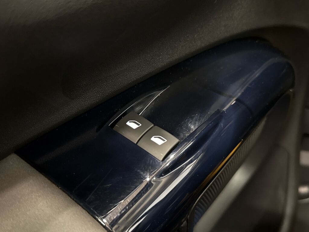 Citroen C4 Cactus 2019 Musta