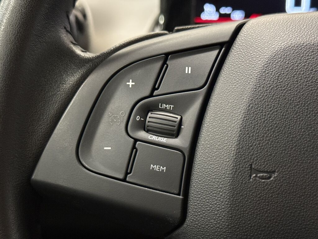 Citroen C4 Cactus 2019 Musta