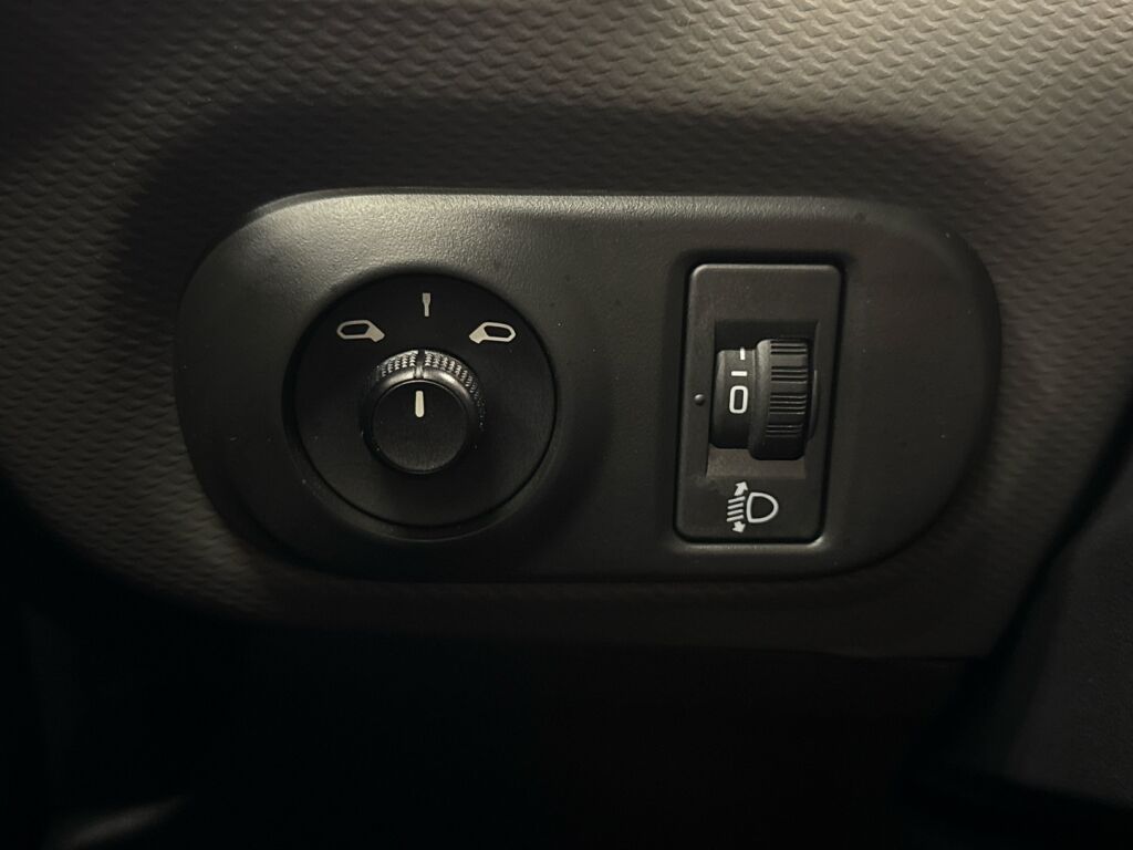 Citroen C4 Cactus 2019 Musta