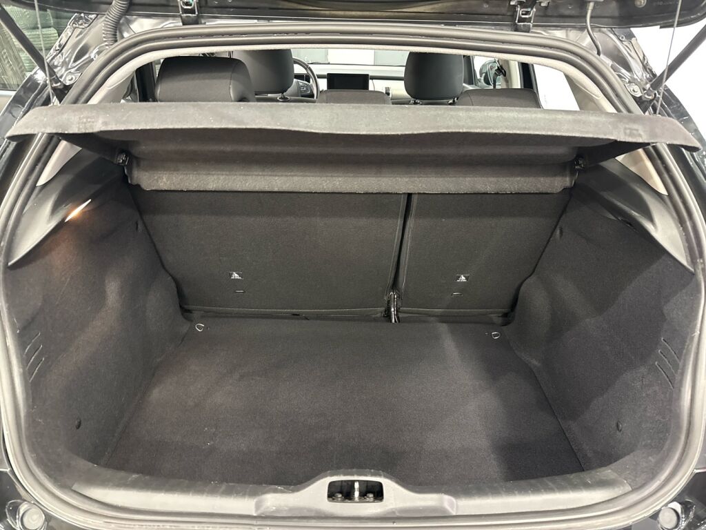 Citroen C4 Cactus 2019 Musta