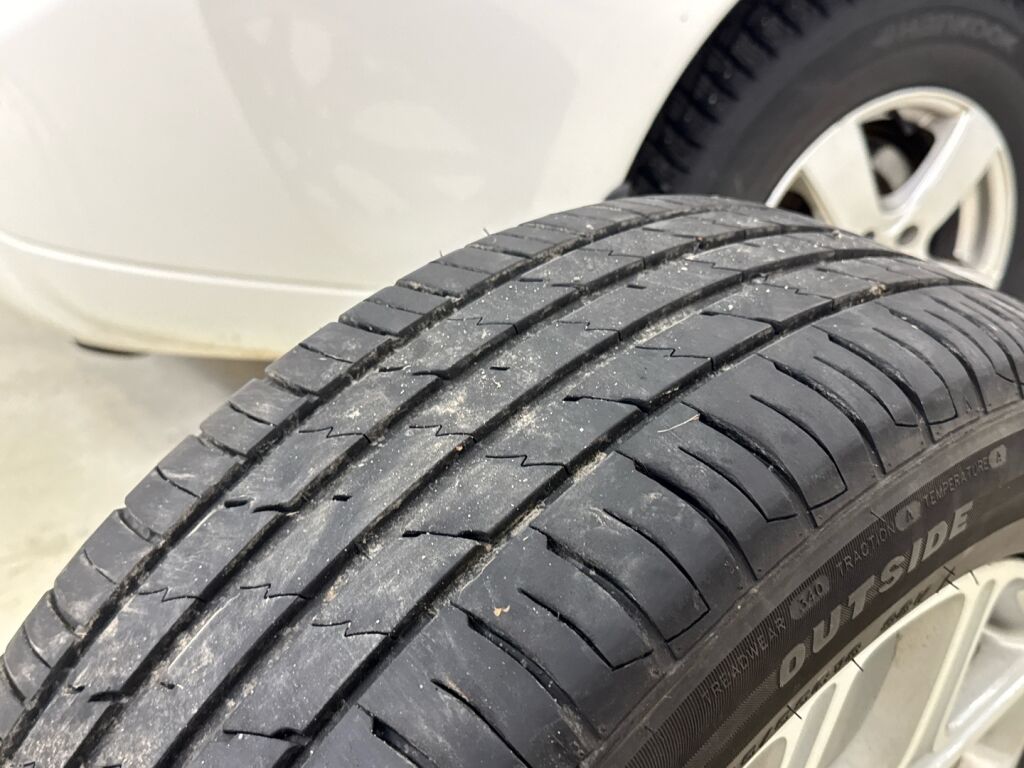 Mitsubishi Outlander PHEV 2014 Valkoinen