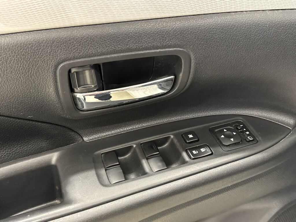 Mitsubishi Outlander PHEV 2014 Valkoinen