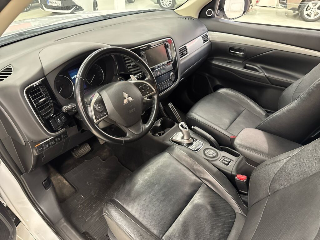 Mitsubishi Outlander PHEV 2014 Valkoinen