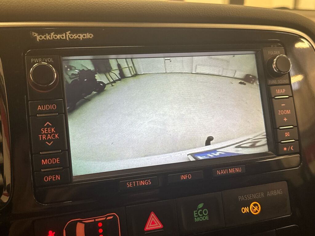 Mitsubishi Outlander PHEV 2014 Valkoinen