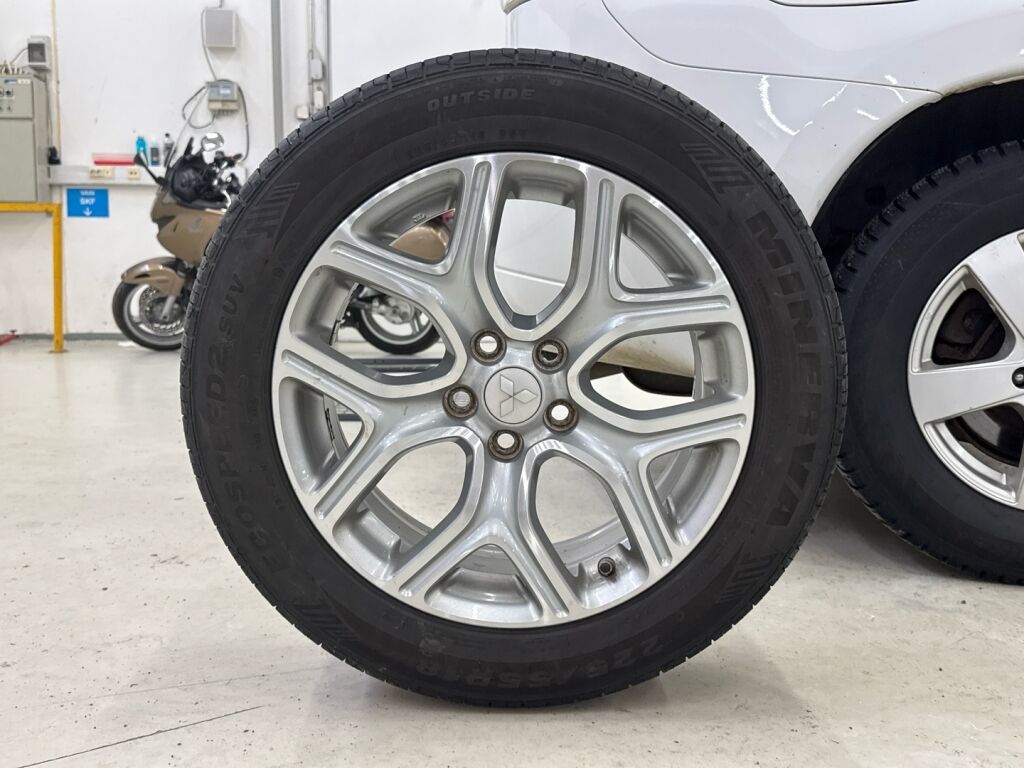 Mitsubishi Outlander PHEV 2014 Valkoinen