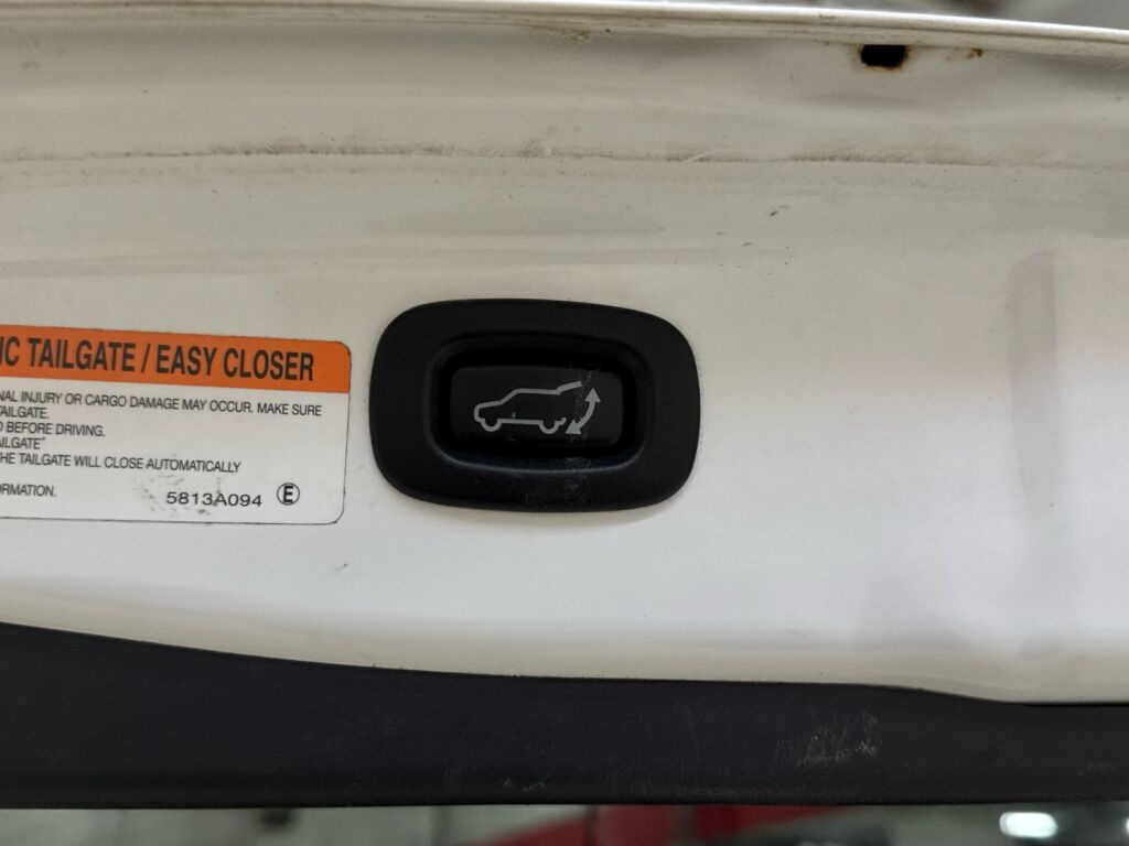 Mitsubishi Outlander PHEV 2014 Valkoinen