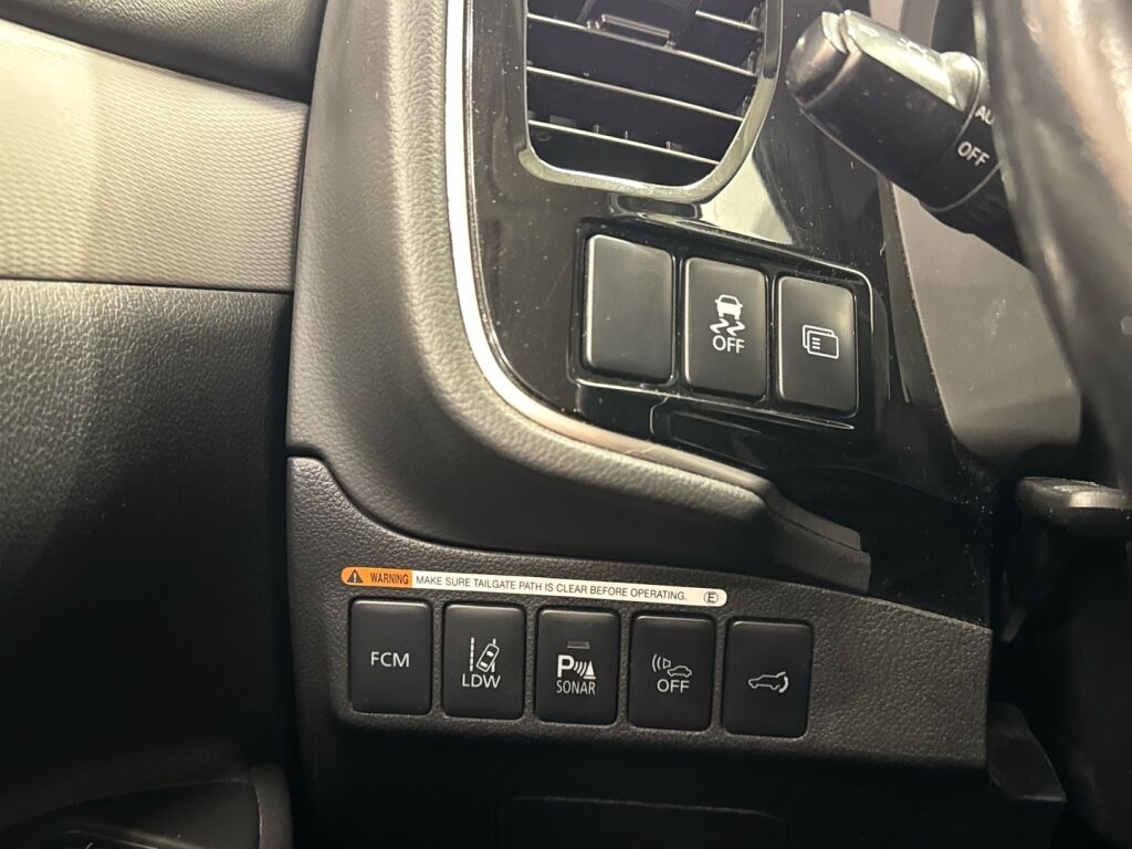 Mitsubishi Outlander PHEV 2014 Valkoinen