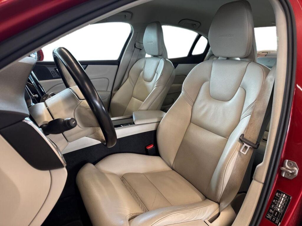 Volvo S60 2020 Metallinhohto Punainen (Fusion Red)