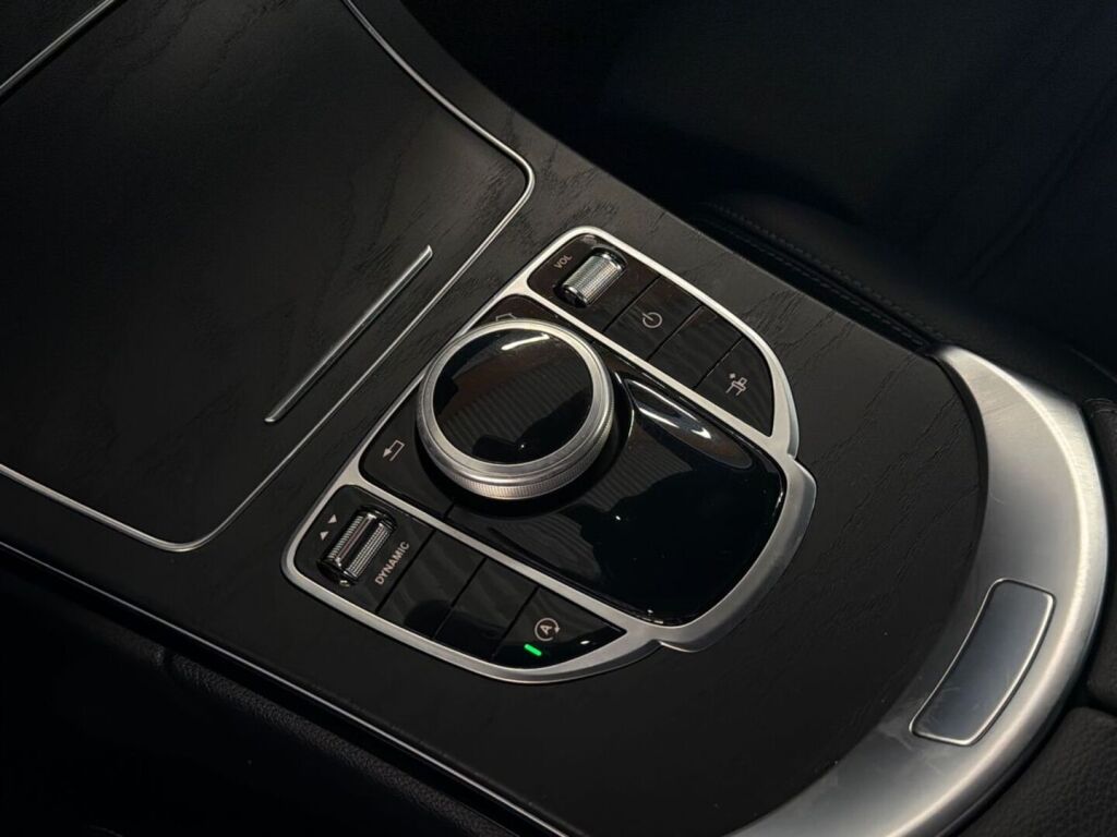 Mercedes-Benz C 2019 Valkoinen
