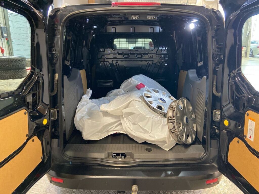 Ford Transit Connect 2019 Musta