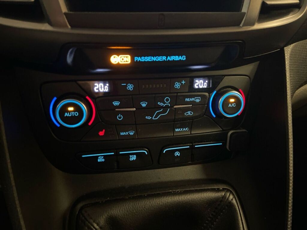 Ford Transit Connect 2019 Musta