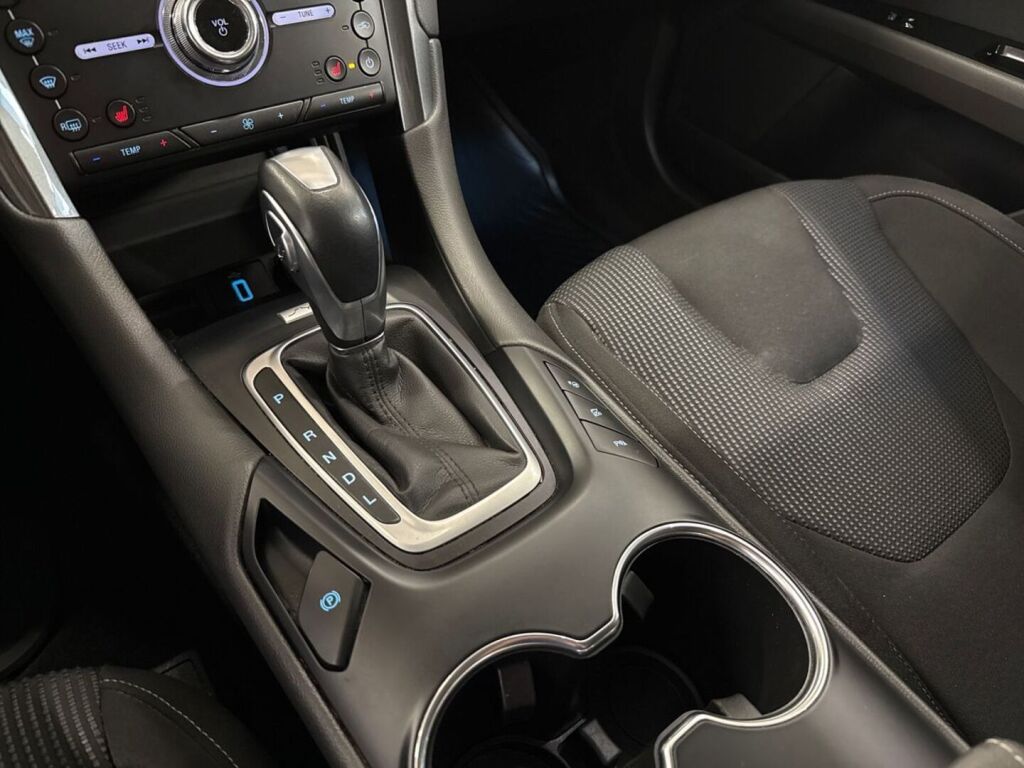 Ford Mondeo 2019 Sininen