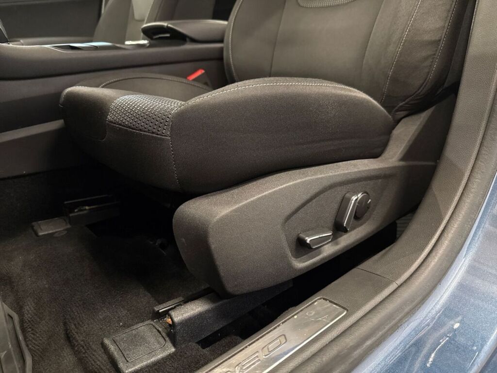 Ford Mondeo 2019 Sininen