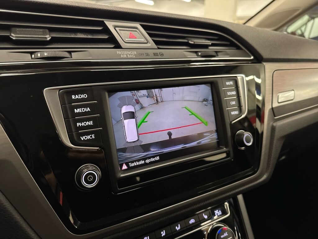 Volkswagen Touran 2016 Ruskea (beige)