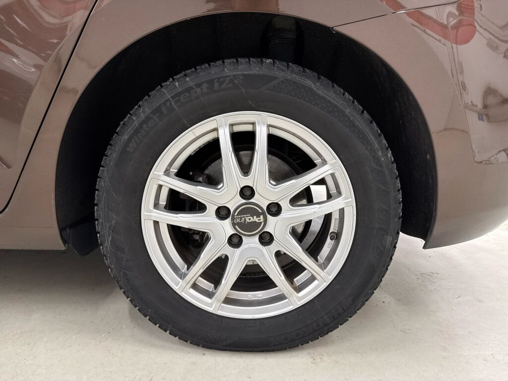 Volkswagen Touran 2016 Ruskea (beige)