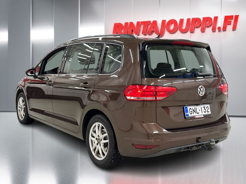 Volkswagen Touran 2016 Ruskea (beige)
