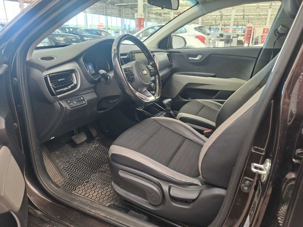 Kia Stonic 2020 Ruskea (beige)