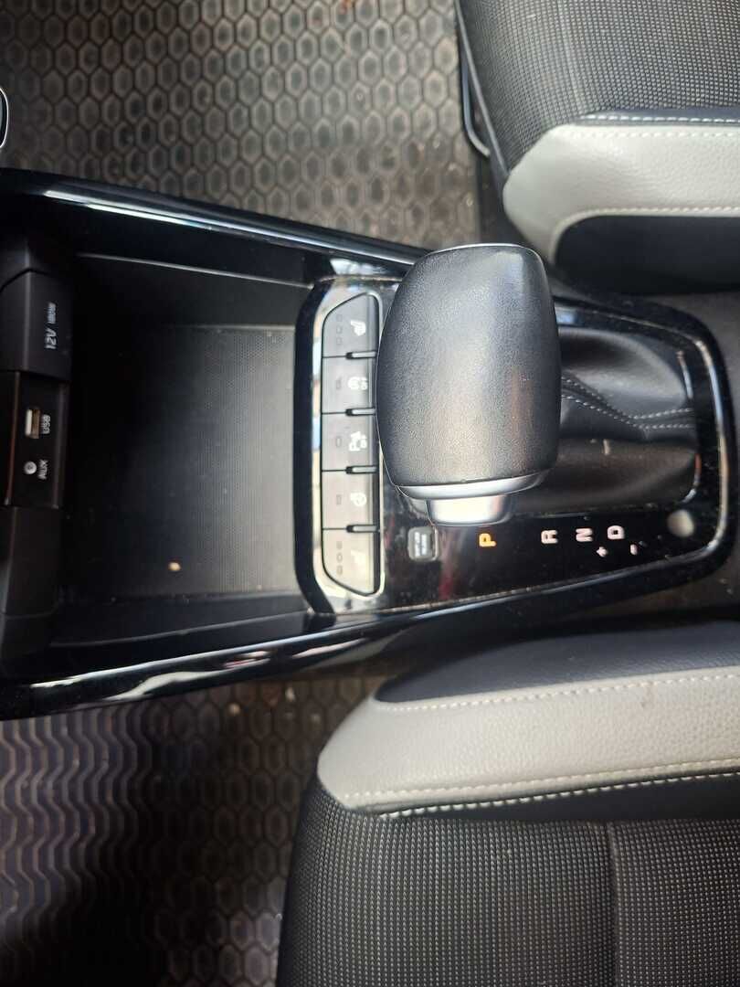 Kia Stonic 2020 Ruskea (beige)