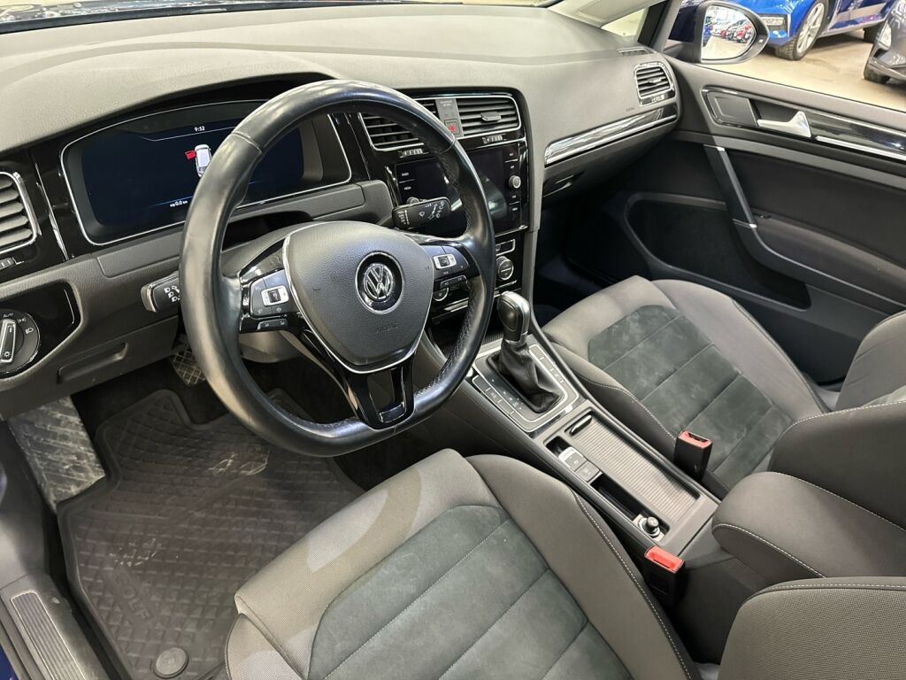 Volkswagen Golf 2019 Sininen