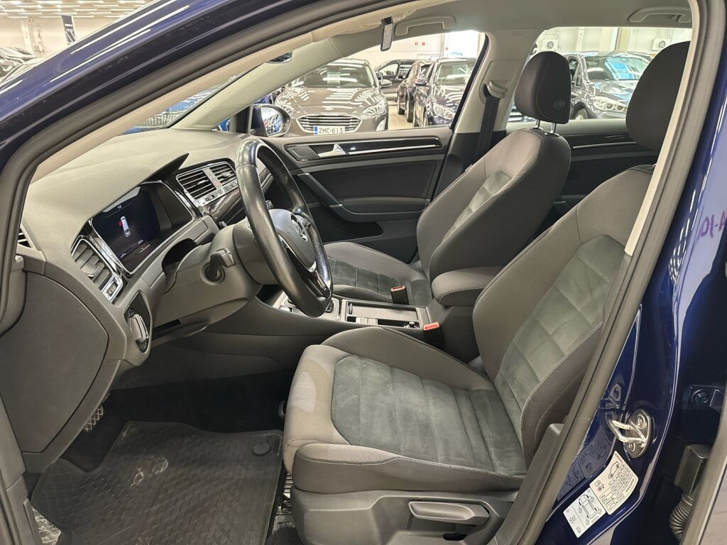 Volkswagen Golf 2019 Sininen