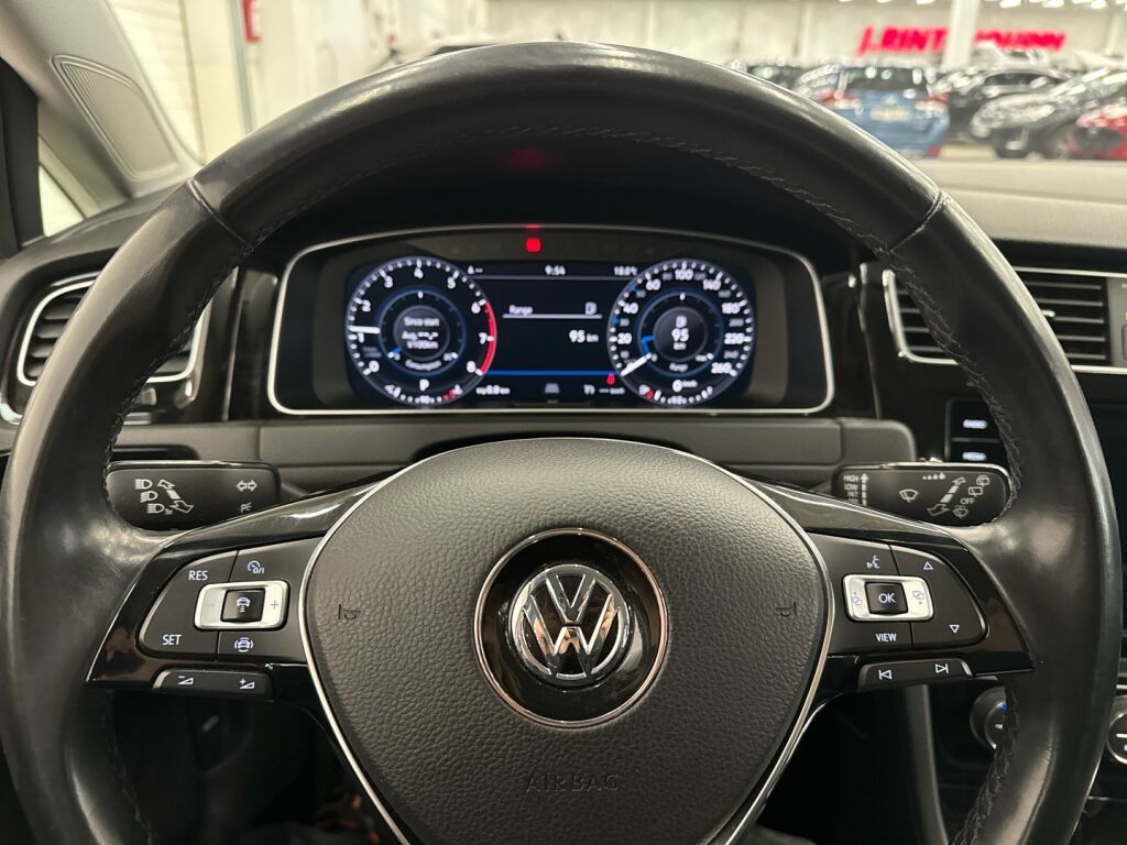 Volkswagen Golf 2019 Sininen