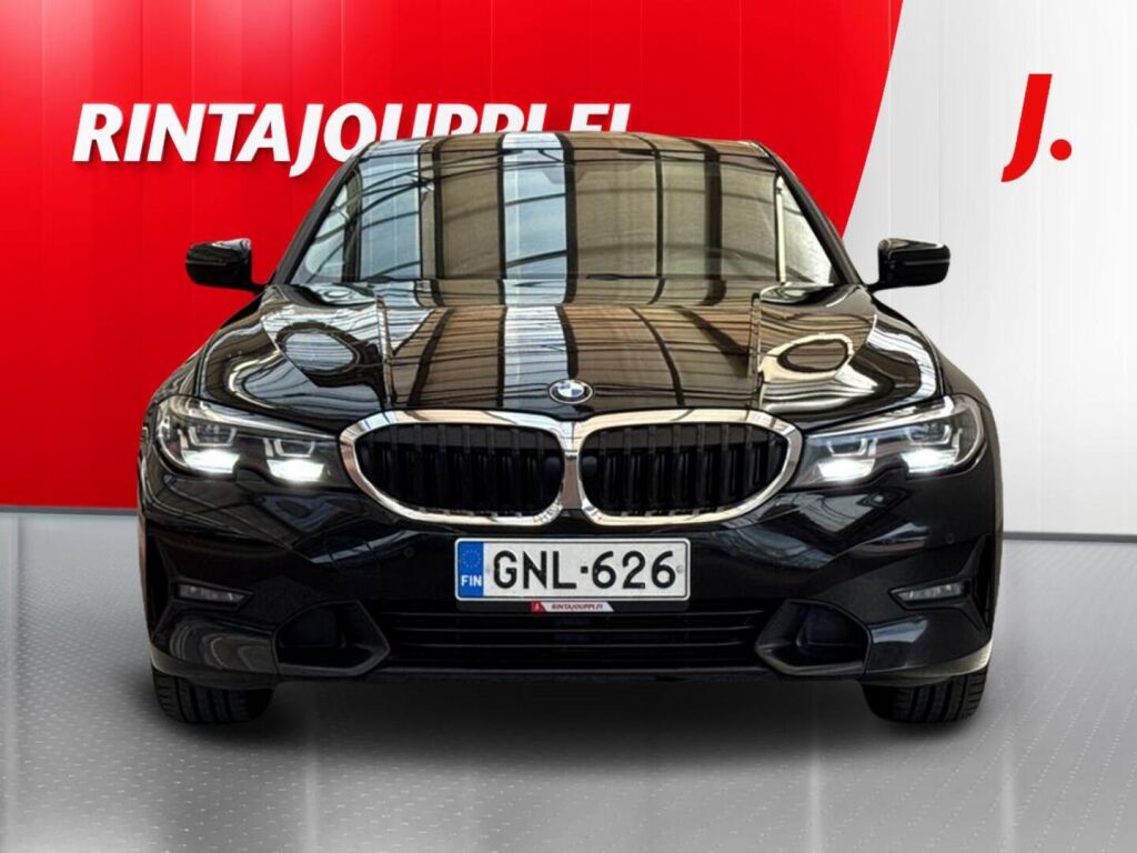 BMW 318 2019 Musta