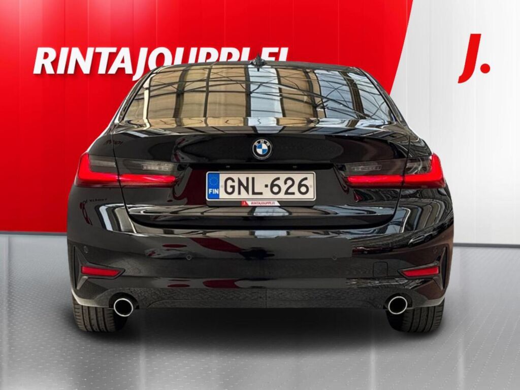 BMW 318 2019 Musta