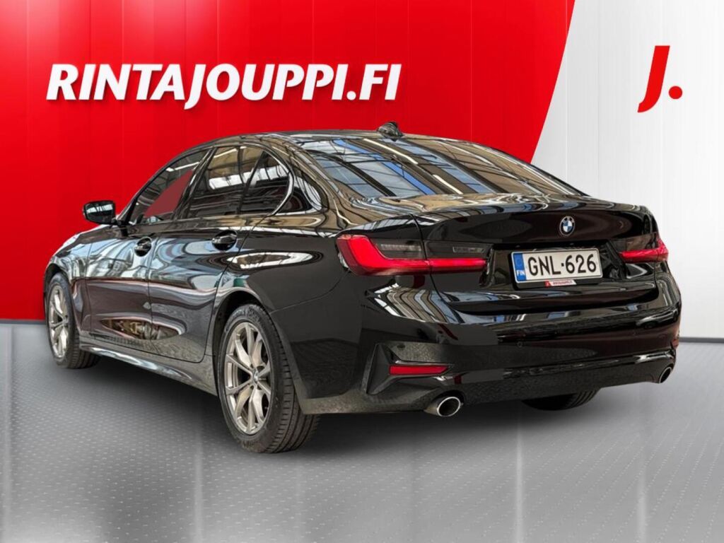 BMW 318 2019 Musta