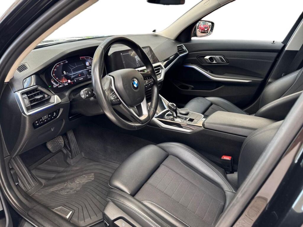 BMW 318 2019 Musta