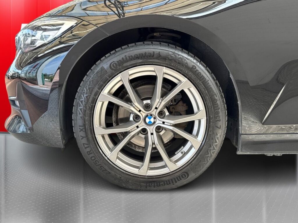 BMW 318 2019 Musta