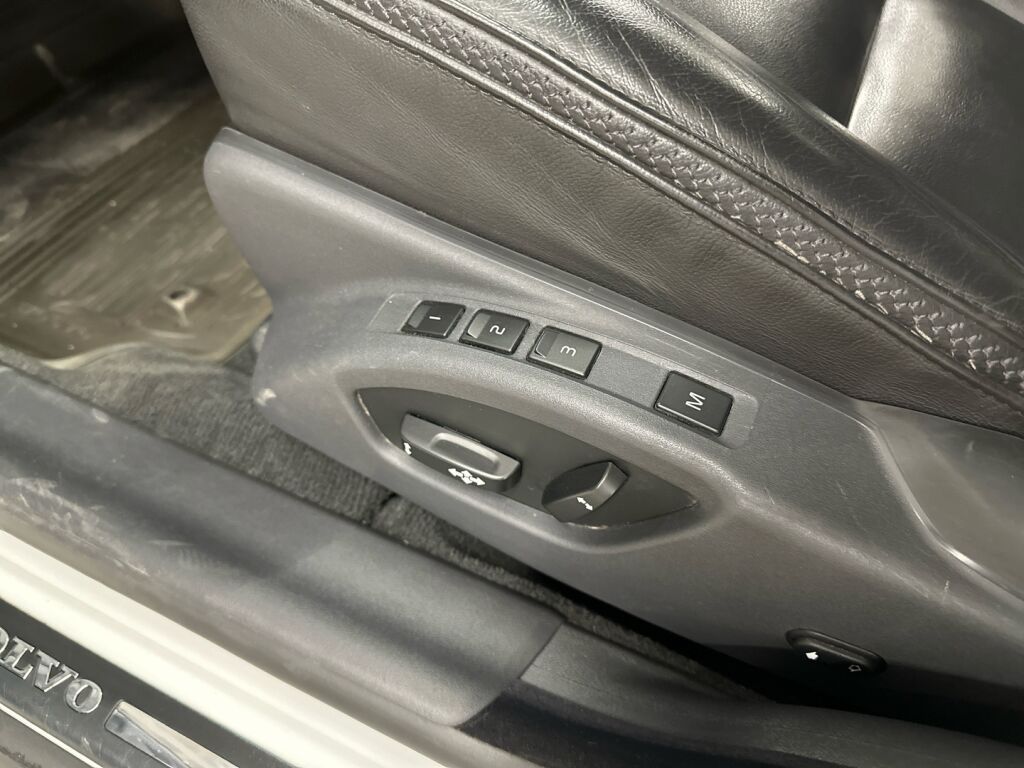 Volvo XC70 2016 Valkoinen