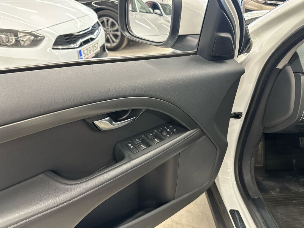 Volvo XC70 2016 Valkoinen