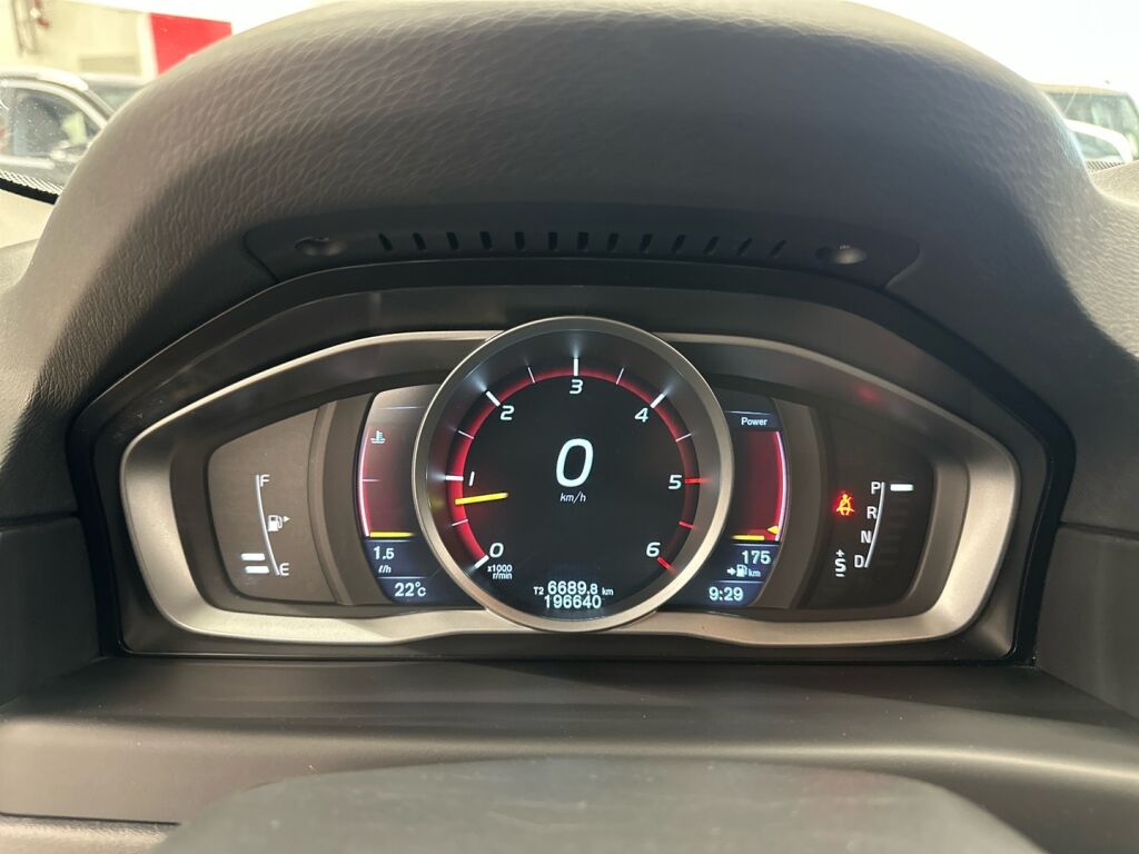 Volvo XC70 2016 Valkoinen