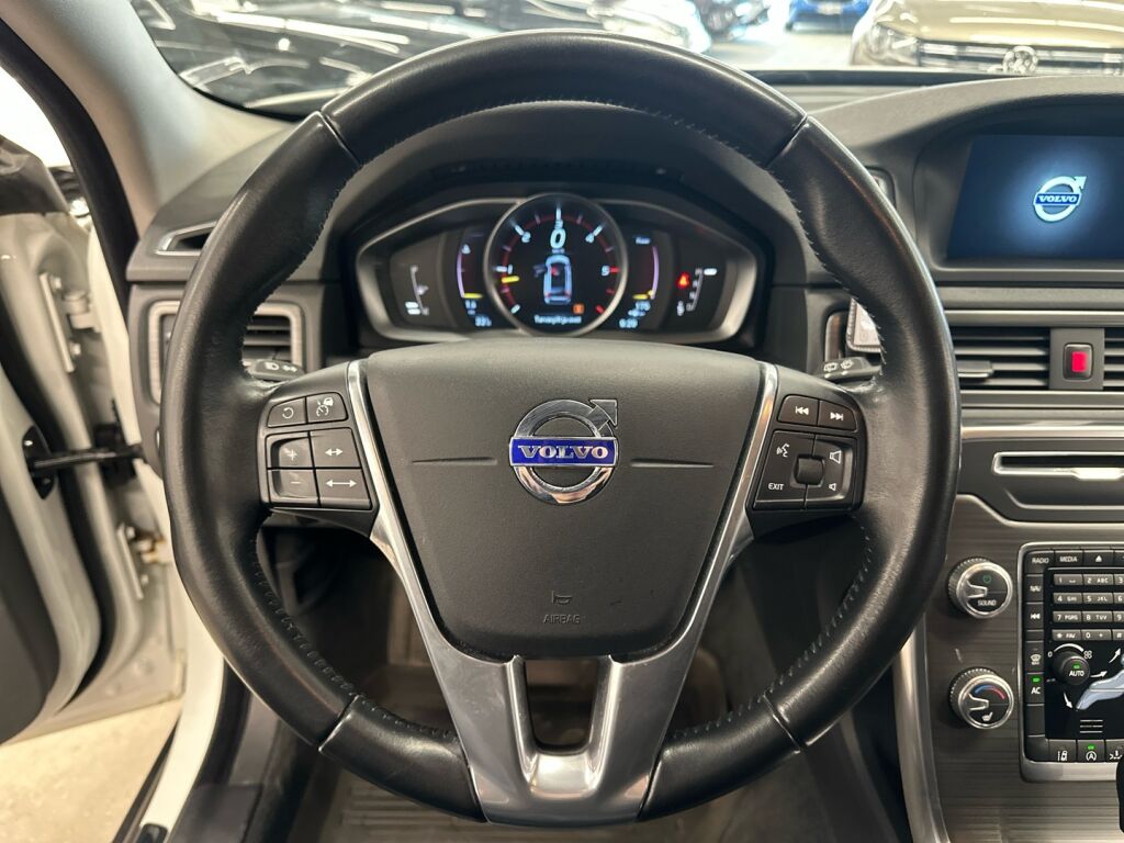 Volvo XC70 2016 Valkoinen