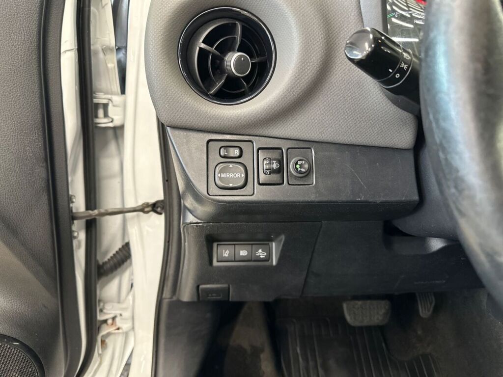 Toyota Yaris 2019 Valkoinen