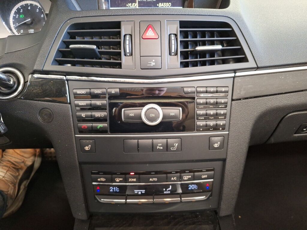 Mercedes-Benz E 2010 Musta