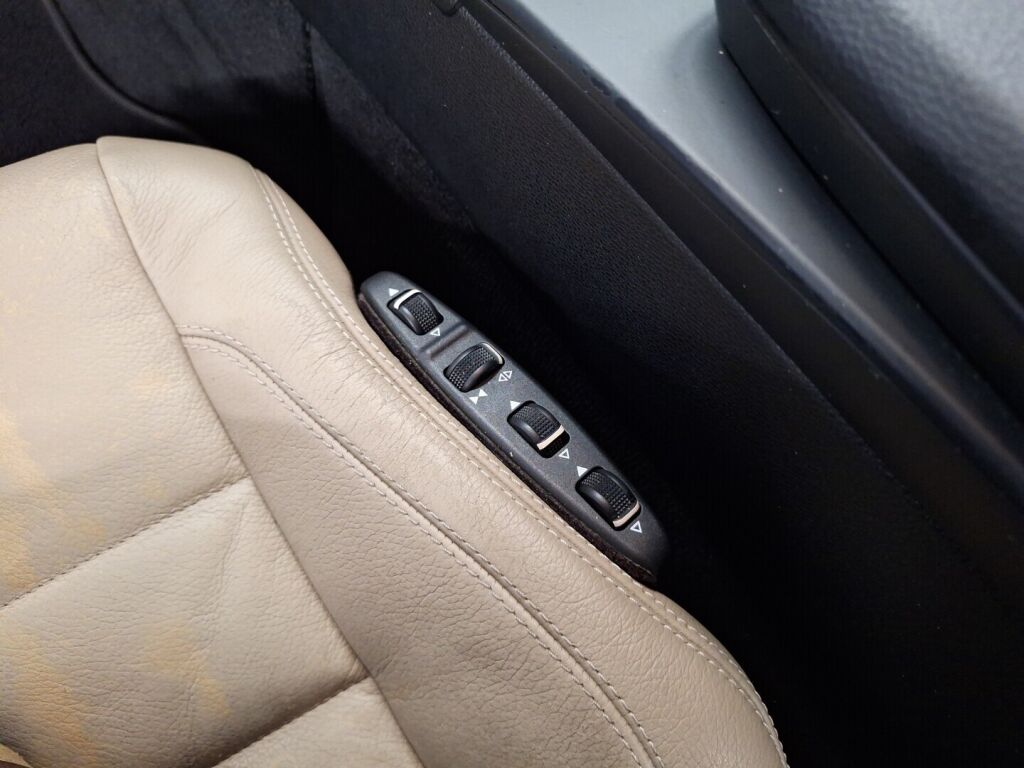 Mercedes-Benz E 2010 Musta