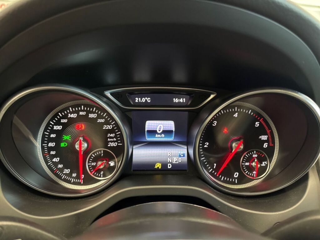 Mercedes-Benz CLA 2016 Valkoinen