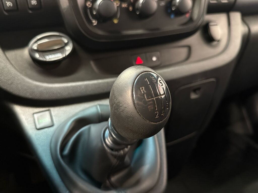 Opel Vivaro 2016 Sininen