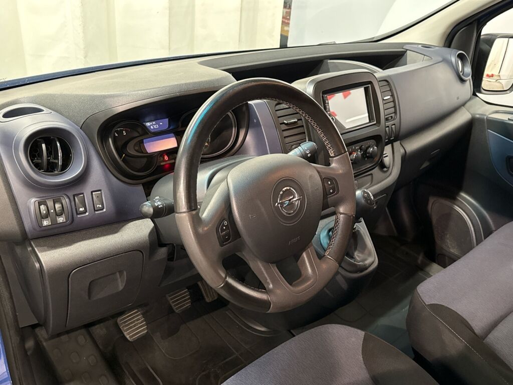 Opel Vivaro 2016 Sininen