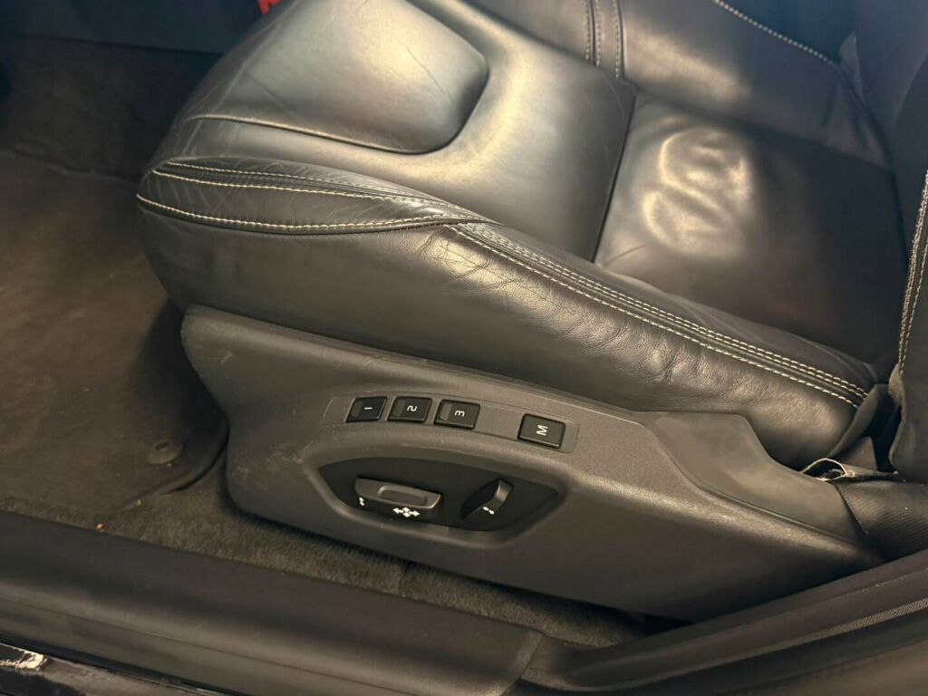 Volvo V60 2014 Musta
