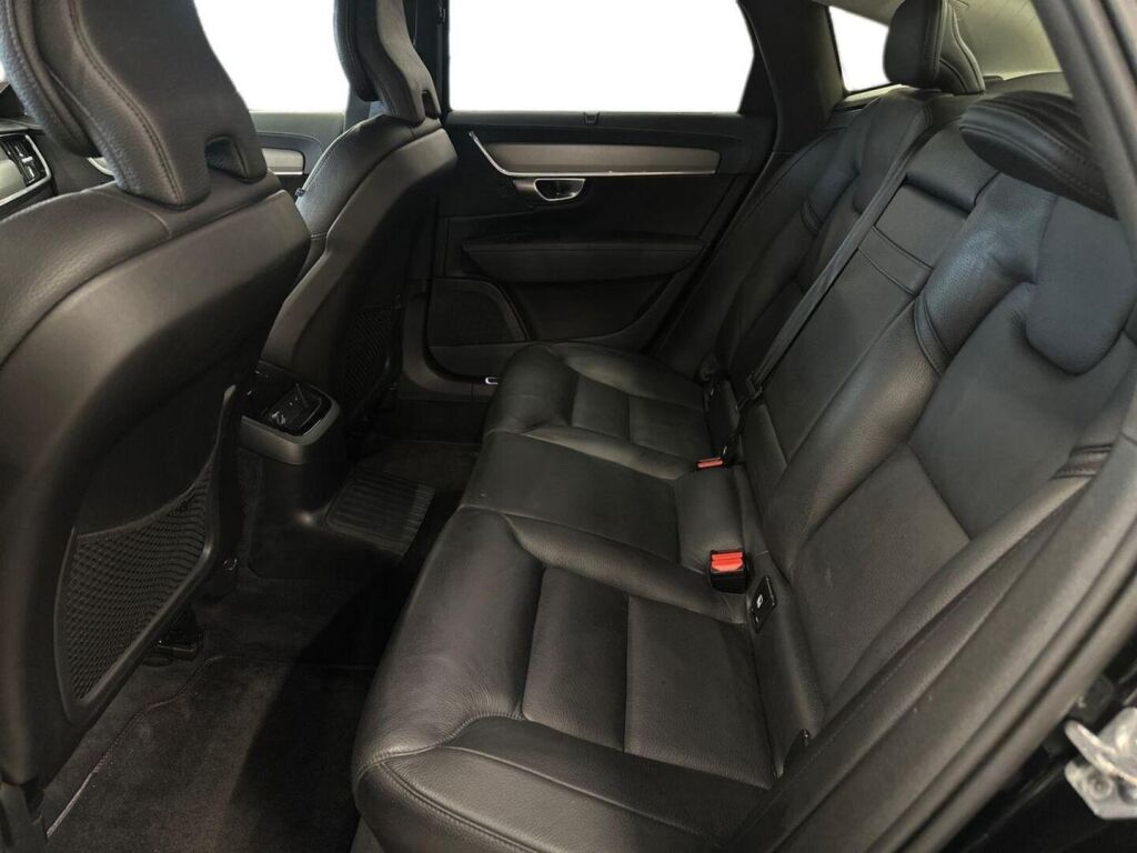 Volvo S90 2019 Musta