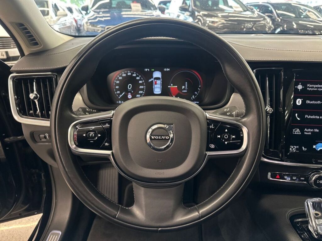 Volvo S90 2019 Musta