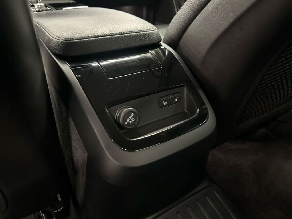 Volvo S90 2019 Musta